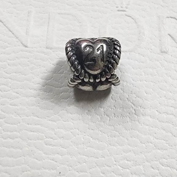 PANDORA  Birthday milestone 21 - Picture 4 of 6